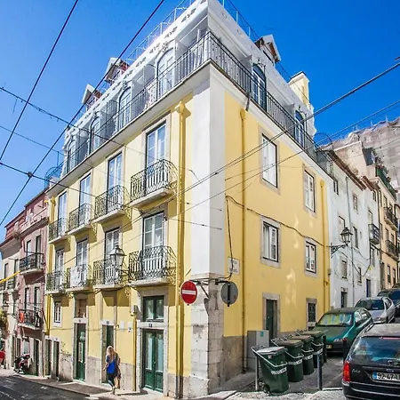 Apartment Yellow Bica Lisbon
