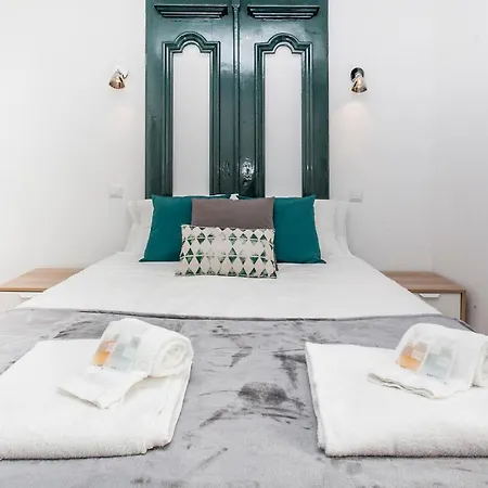 Yellow Bica * ליסבון